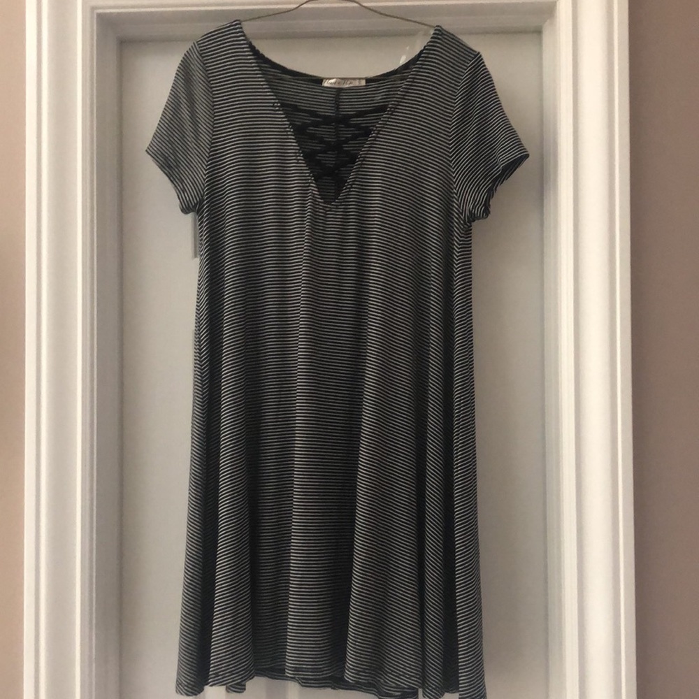 Dress - Picture 3 of 6